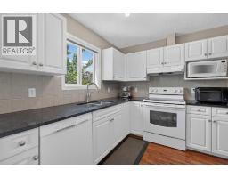 118 Royal Birch Villas NW - photo 8