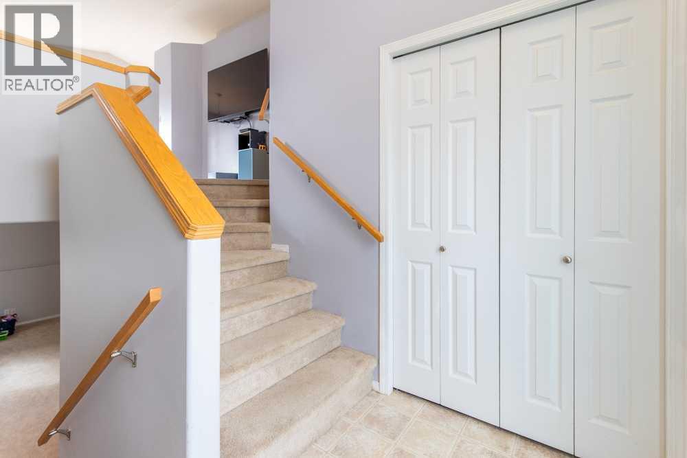 48 Blackfoot Court W - 4