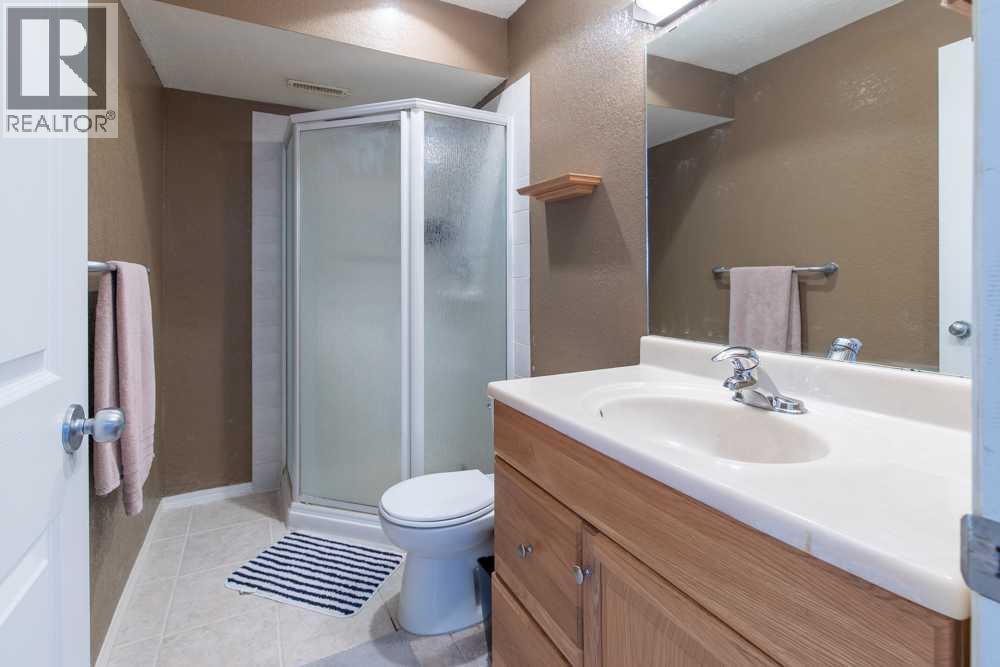 48 Blackfoot Court W - 23