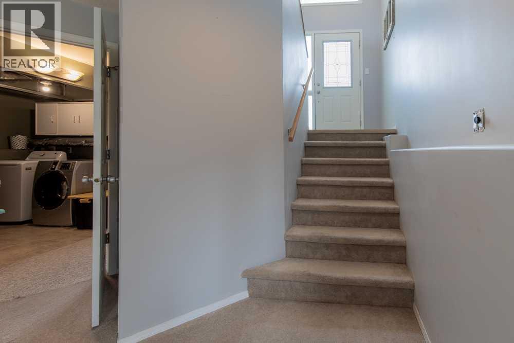 48 Blackfoot Court W - 17