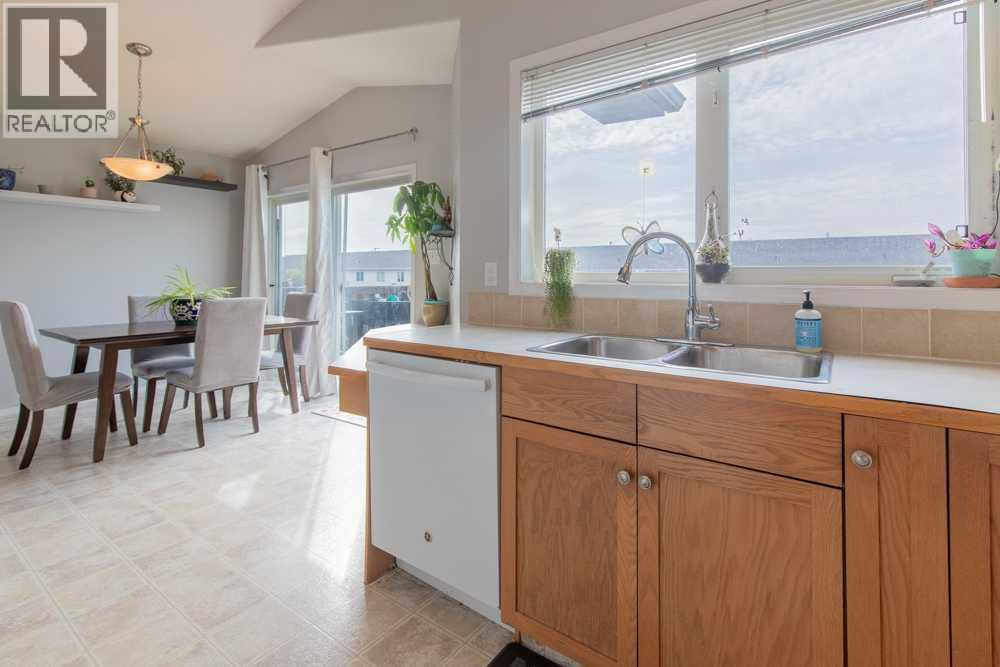48 Blackfoot Court W - 12