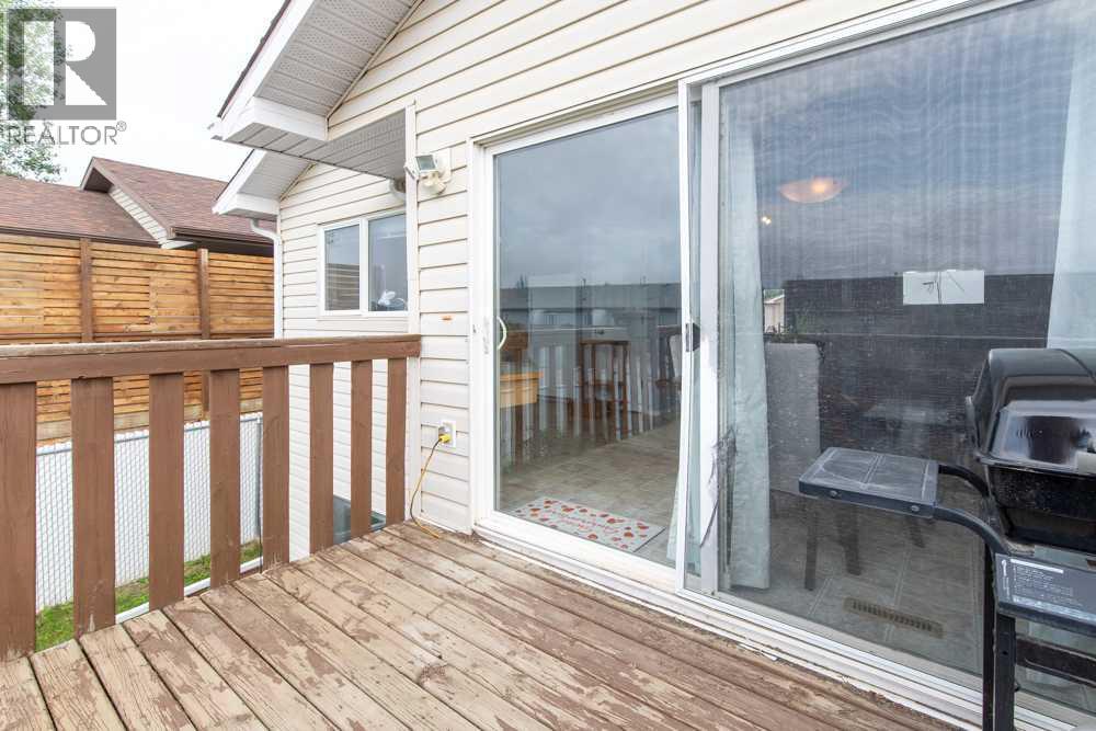 48 Blackfoot Court W - 30