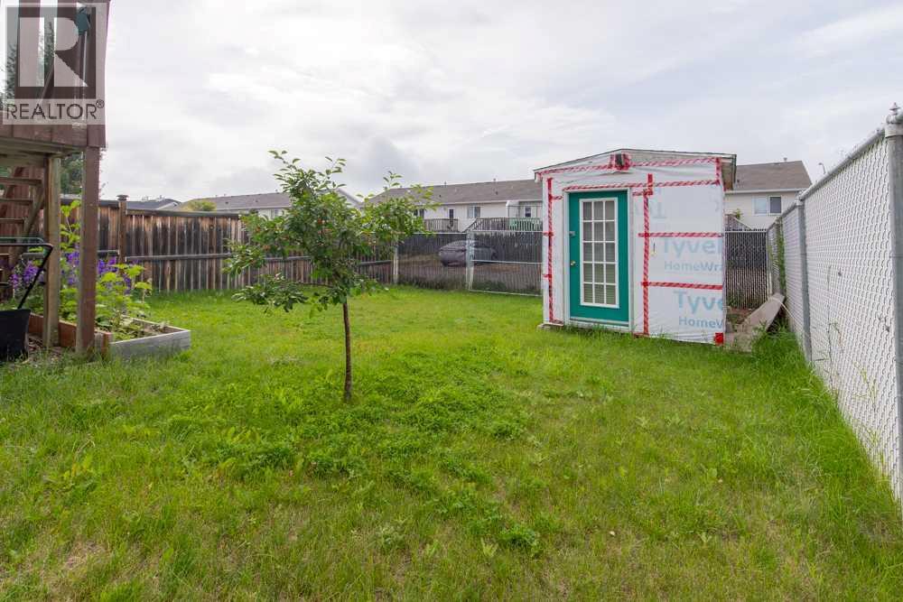 48 Blackfoot Court W - 32