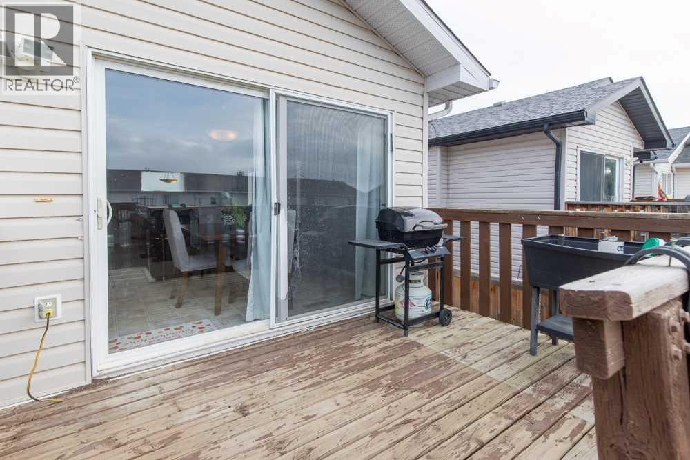 48 Blackfoot Court W - 29