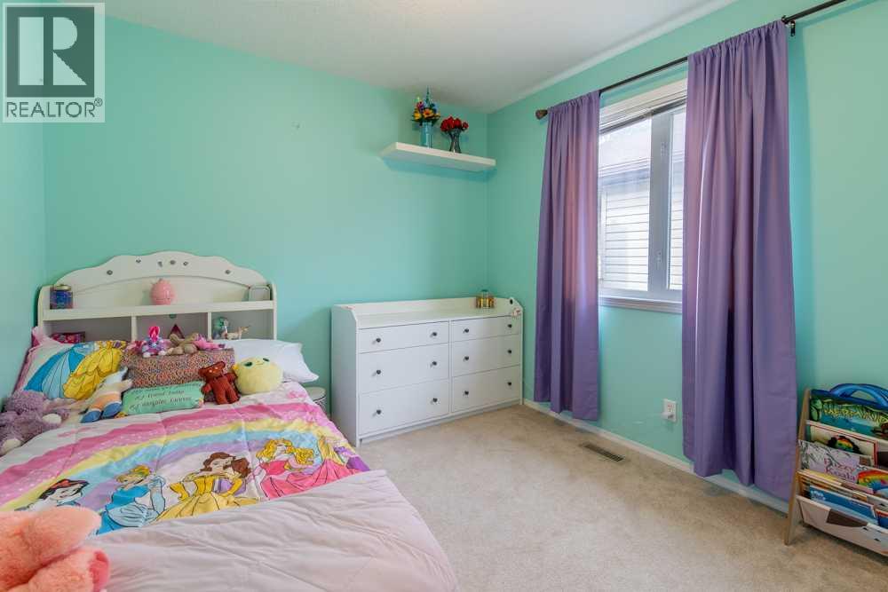 48 Blackfoot Court W - 16