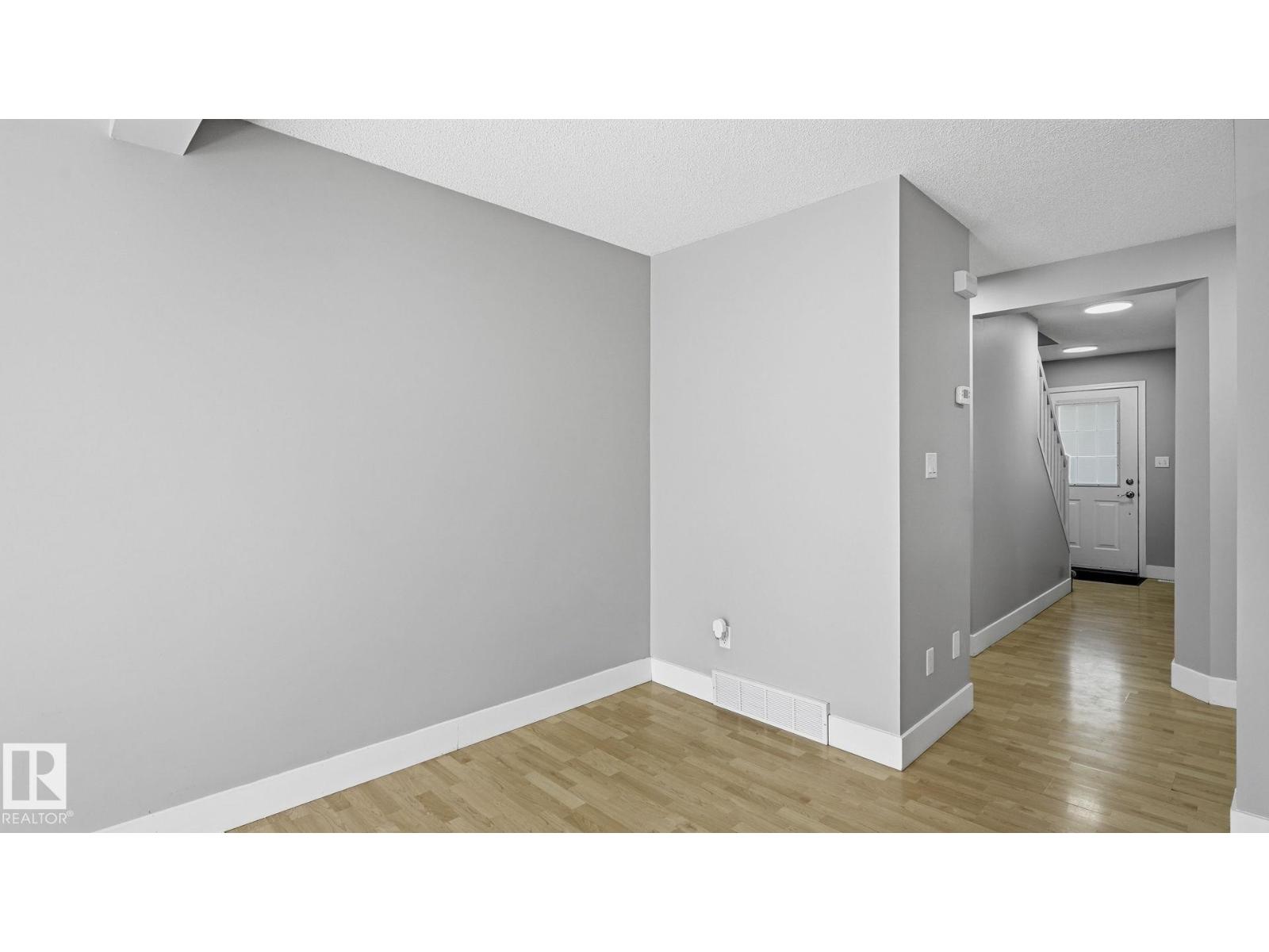 5507 163 AV NW - 16