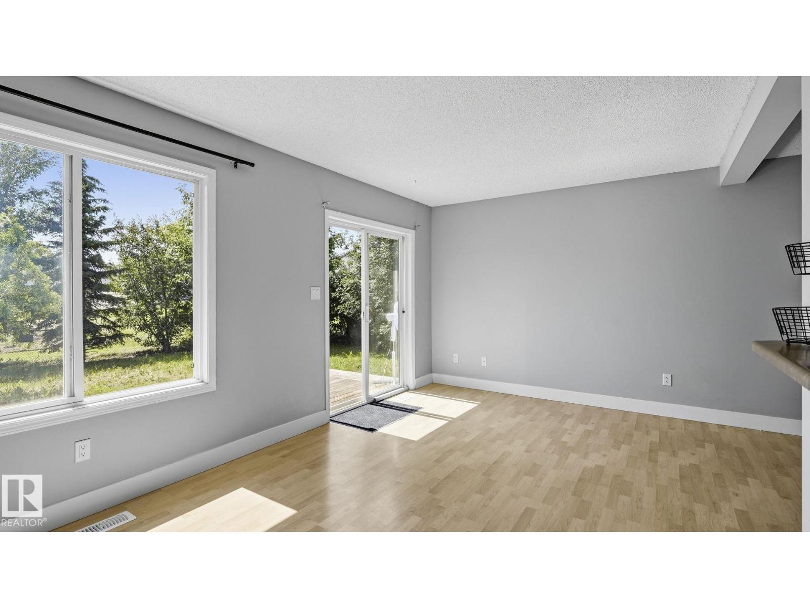 5507 163 AV NW - 11