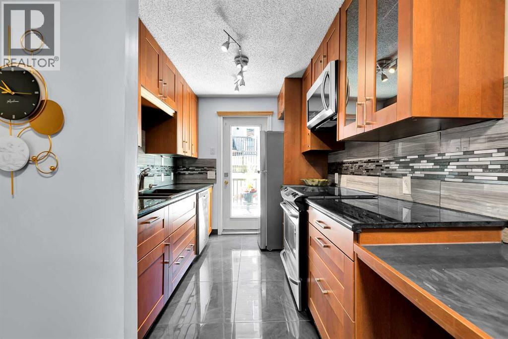 #4 1515 23 Avenue SW - 14