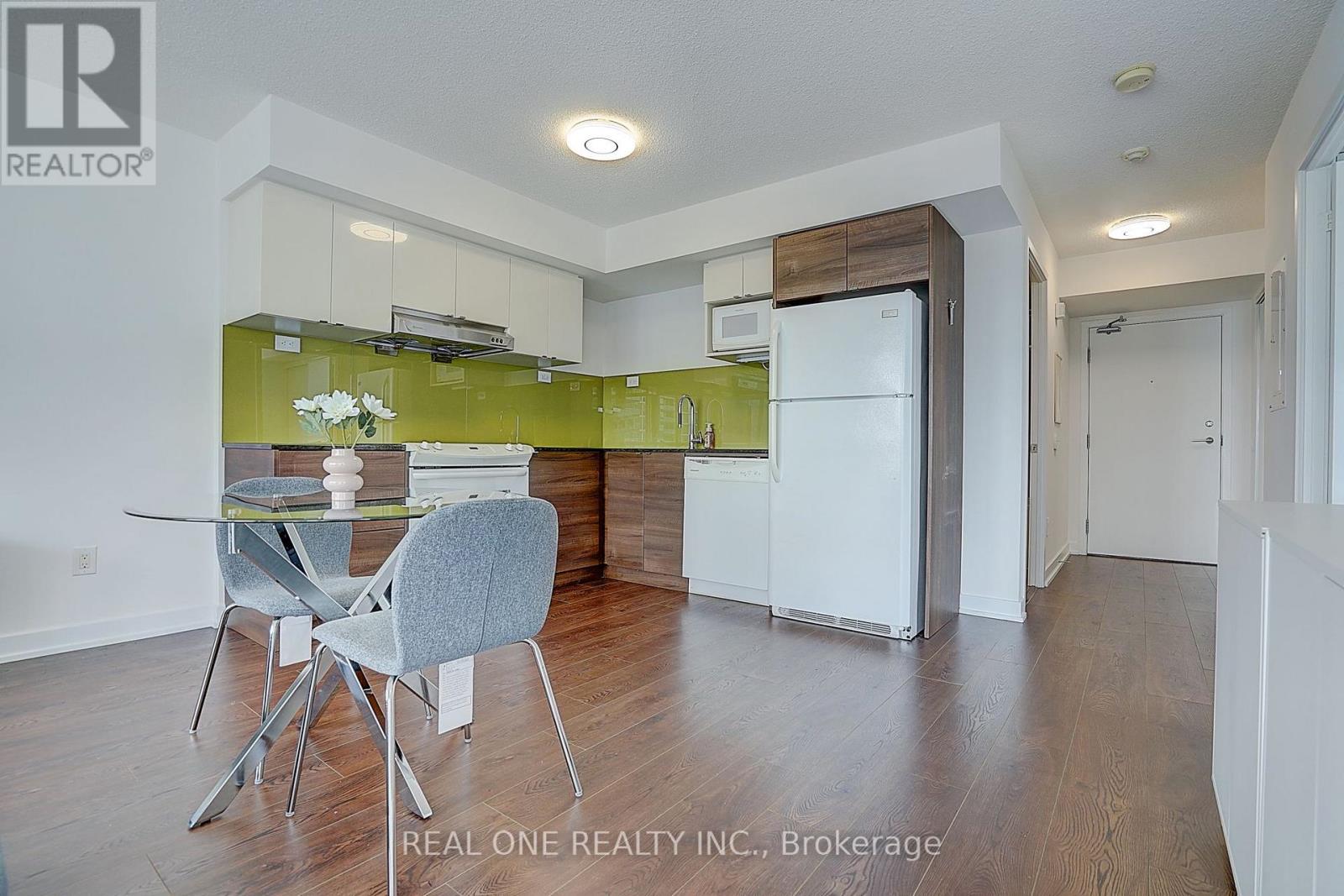 #1501 121 MCMAHON DRIVE - 13
