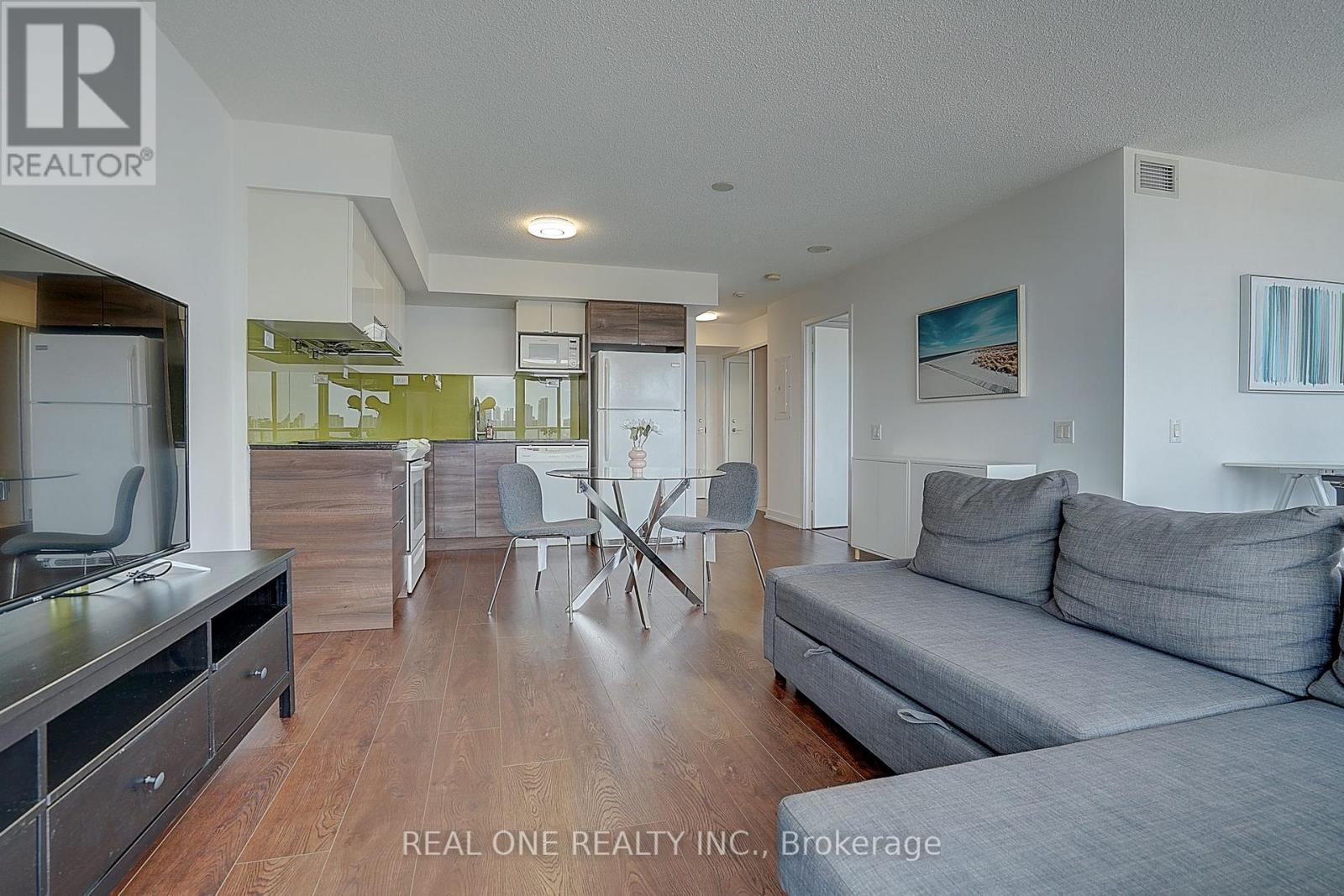#1501 121 MCMAHON DRIVE - 15