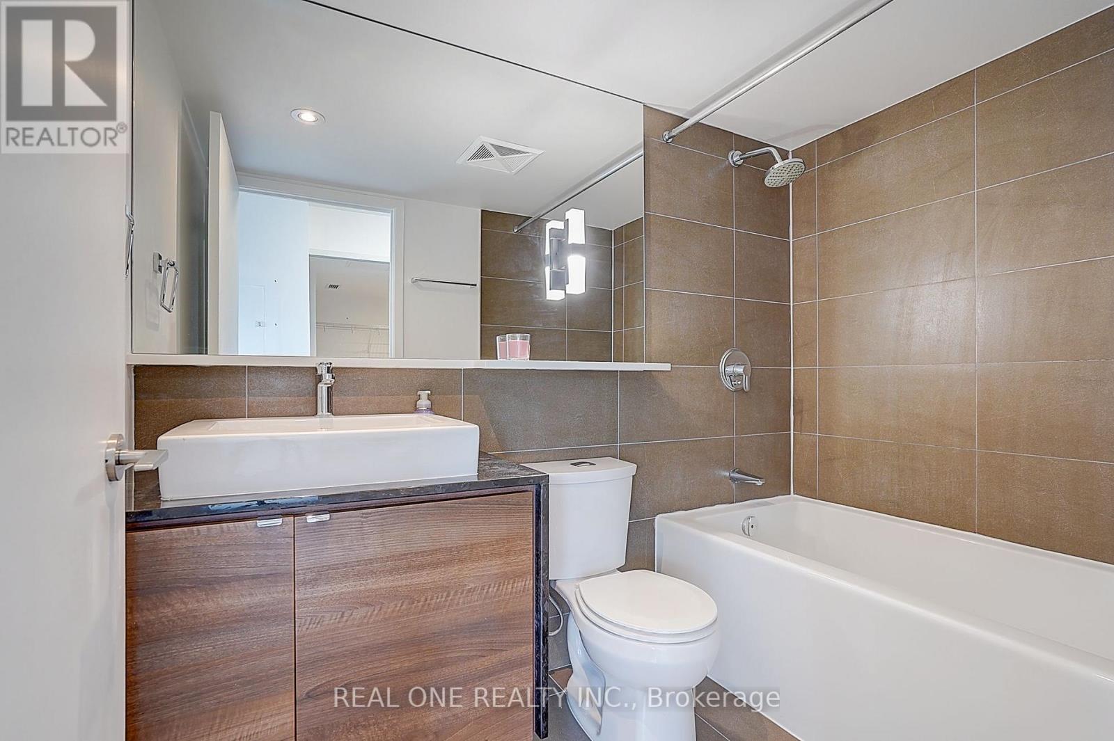 #1501 121 MCMAHON DRIVE - 22
