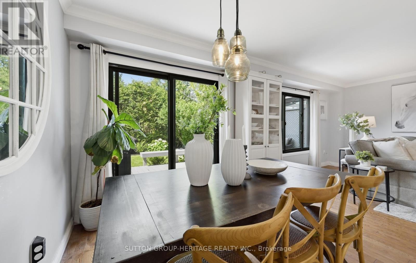 1916 MALDEN CRESCENT - 10