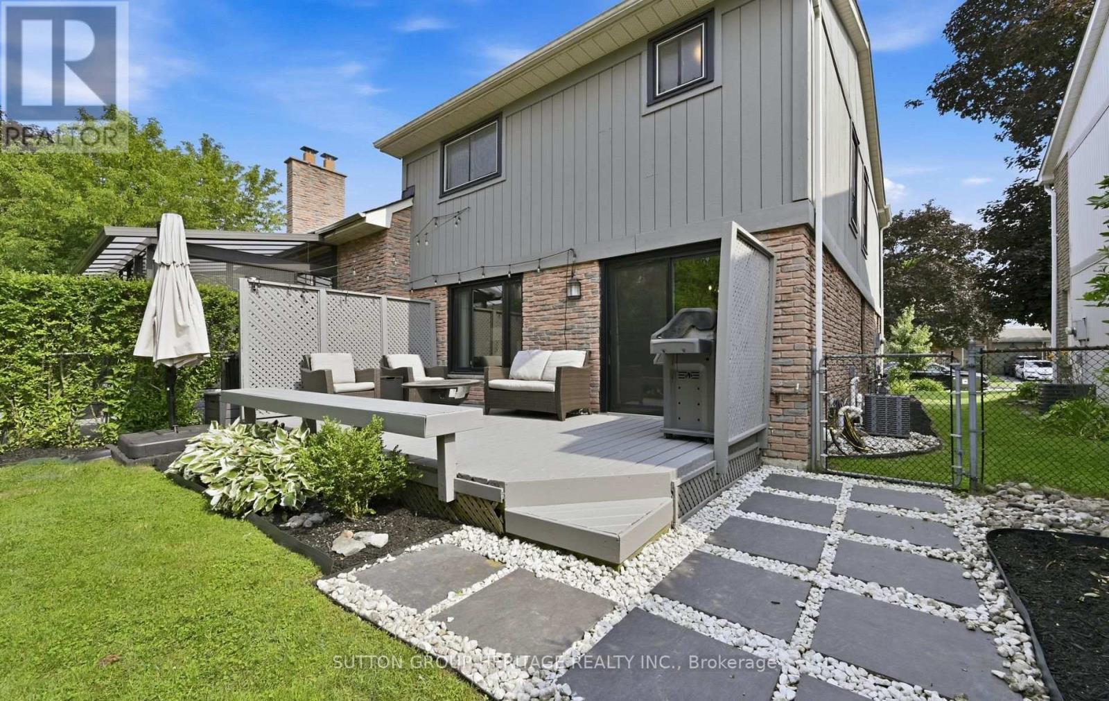 1916 MALDEN CRESCENT - 35
