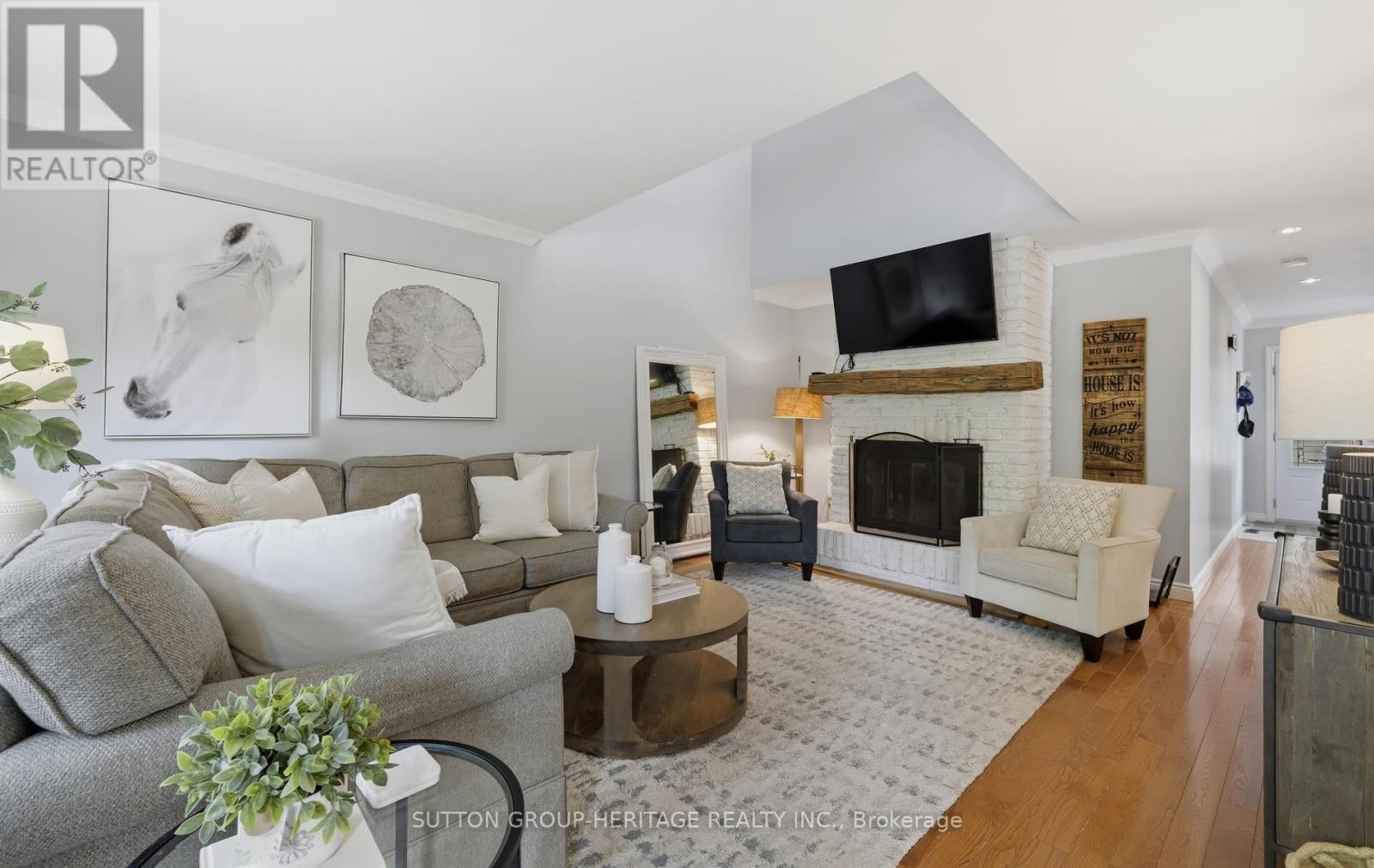1916 MALDEN CRESCENT - 5