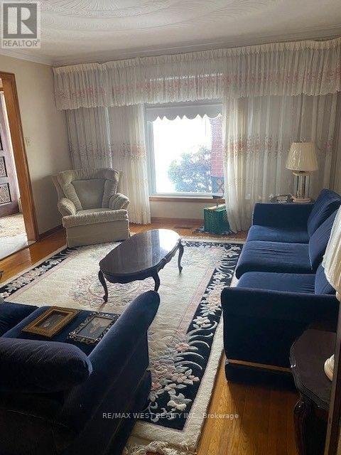 98 JEANNE DRIVE - 11