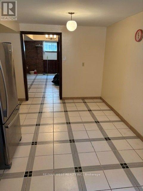 98 JEANNE DRIVE - 14