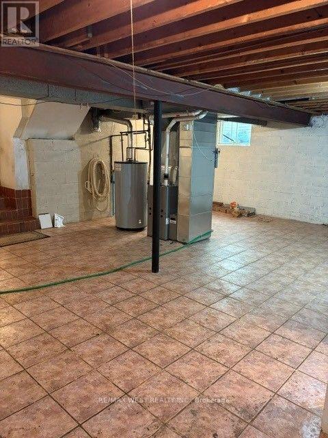 98 JEANNE DRIVE - 23