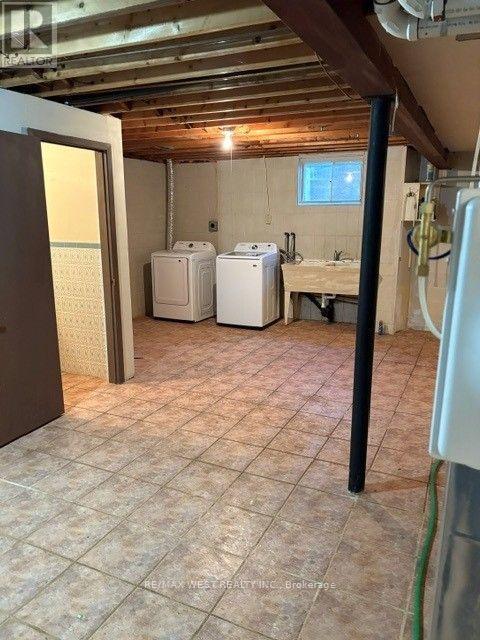 98 JEANNE DRIVE - 24