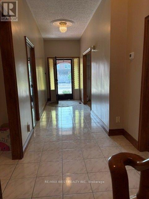 98 JEANNE DRIVE - 3