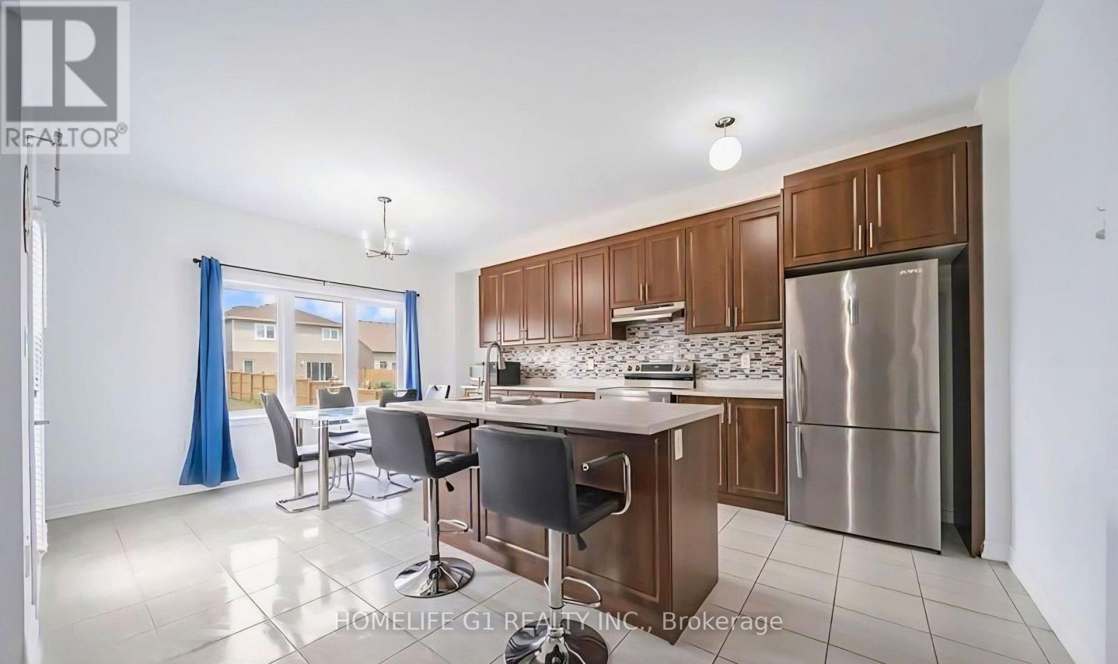 44 COTTONWOOD CRESCENT - 12