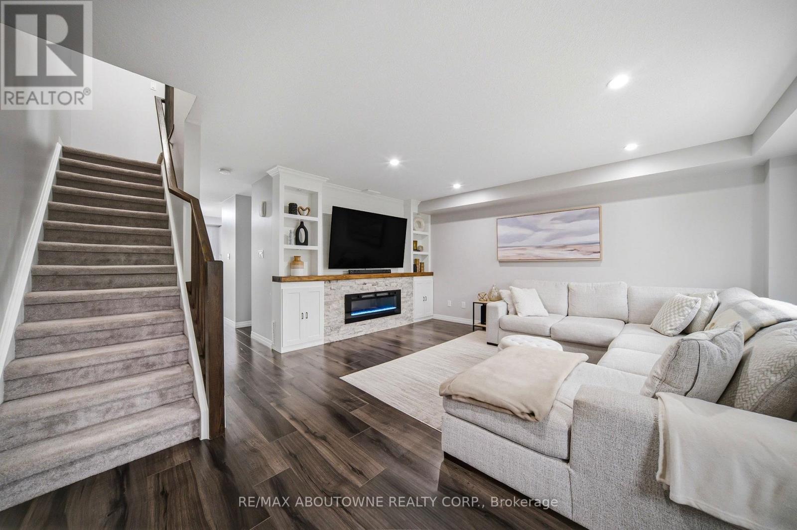 #38 750 LAWRENCE STREET - 10