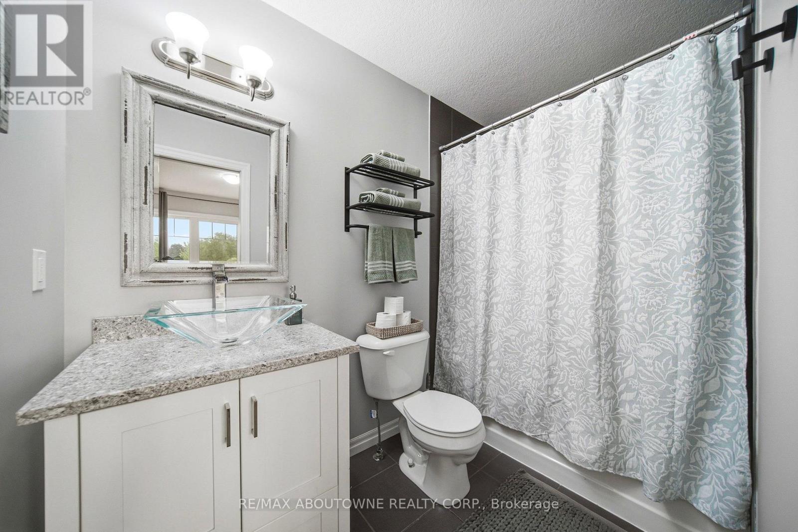 #38 750 LAWRENCE STREET - 27