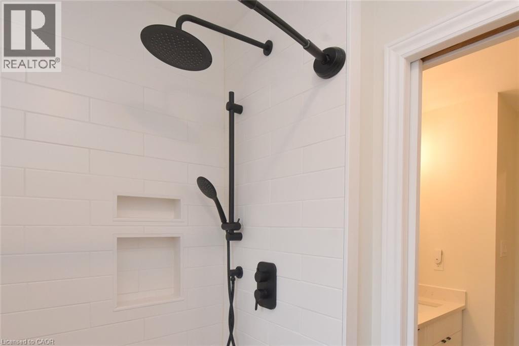 227 VALRIDGE Drive - Image 32