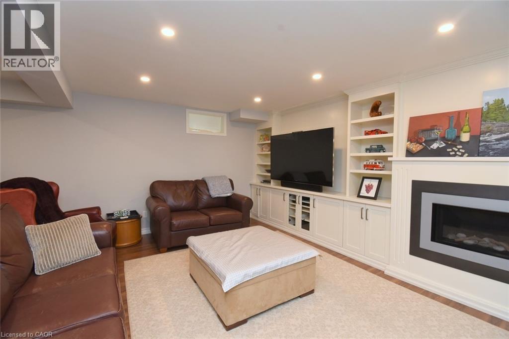 227 VALRIDGE Drive - Image 35