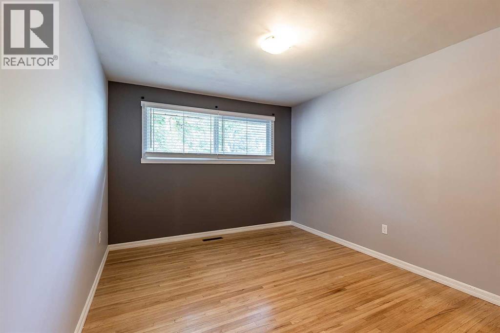 549 2 Street NW - 15