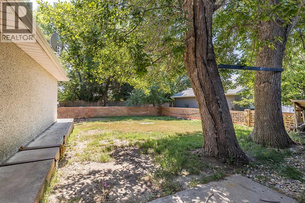 549 2 Street NW - 37