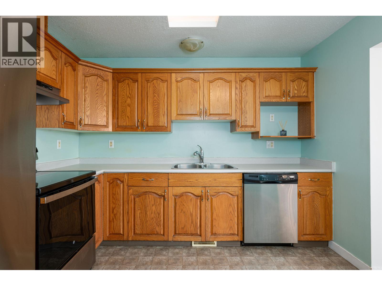 721 CARNEY STREET, Prince George
