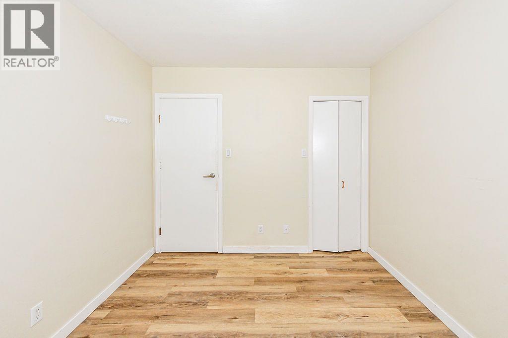 5226 42 Street - 13
