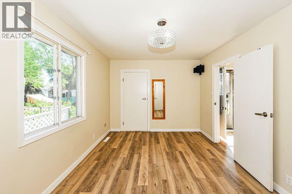 5226 42 Street - 10