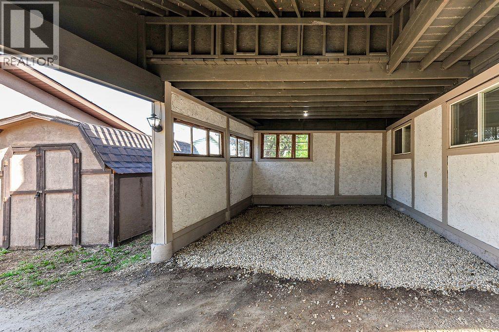 5226 42 Street - 32