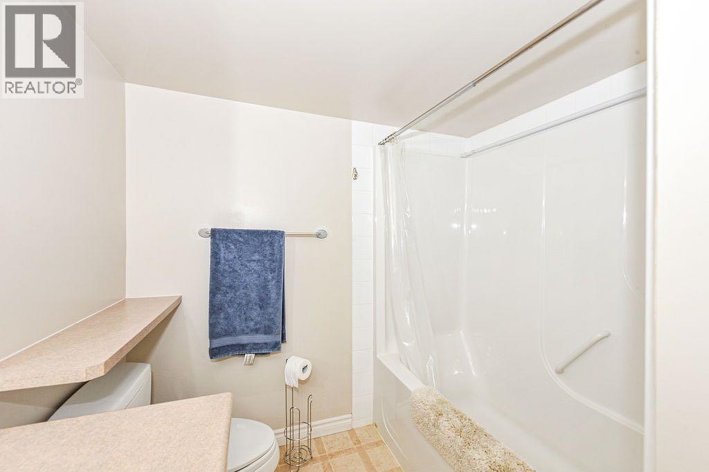 #208 5419 49 Avenue - 27