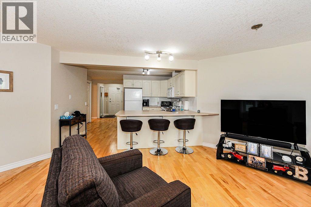 #208 5419 49 Avenue - 8