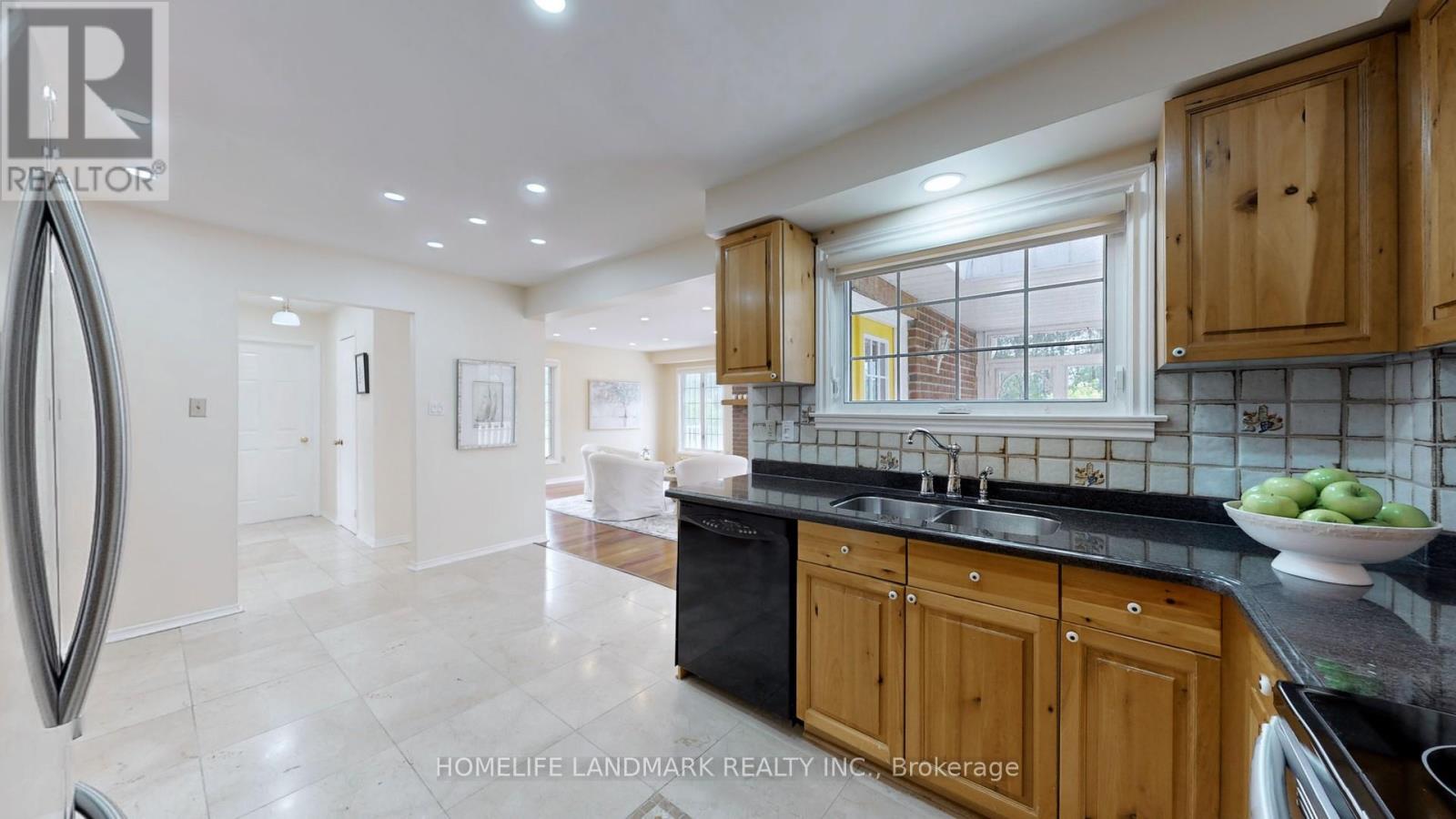 522 CAM FELLA BOULEVARD - 12