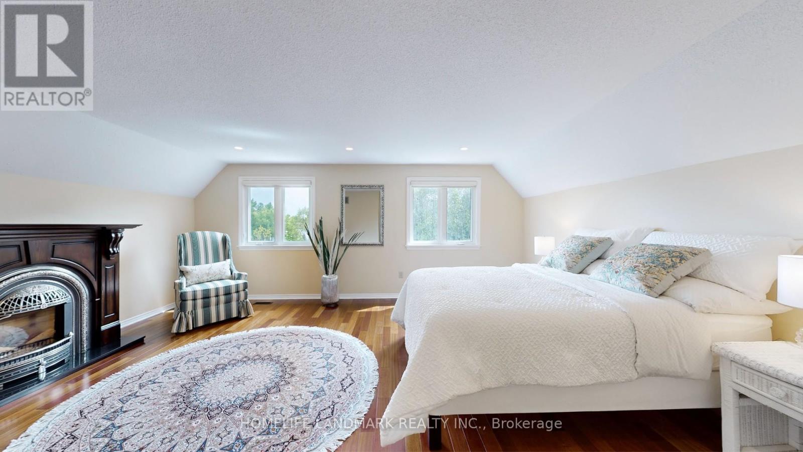 522 CAM FELLA BOULEVARD - 19