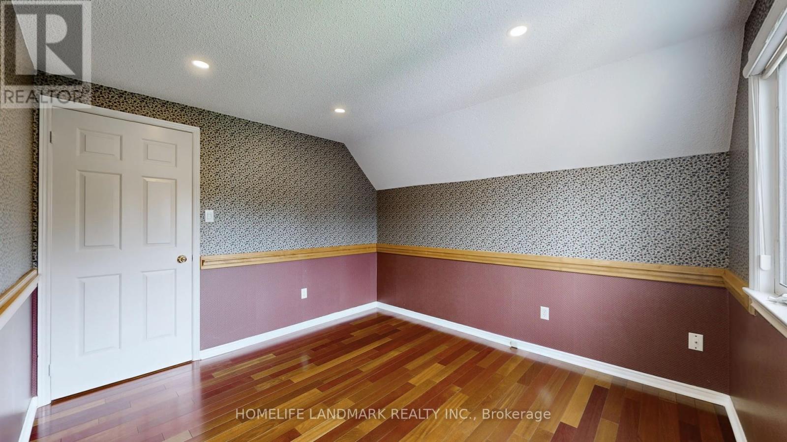 522 CAM FELLA BOULEVARD - 27