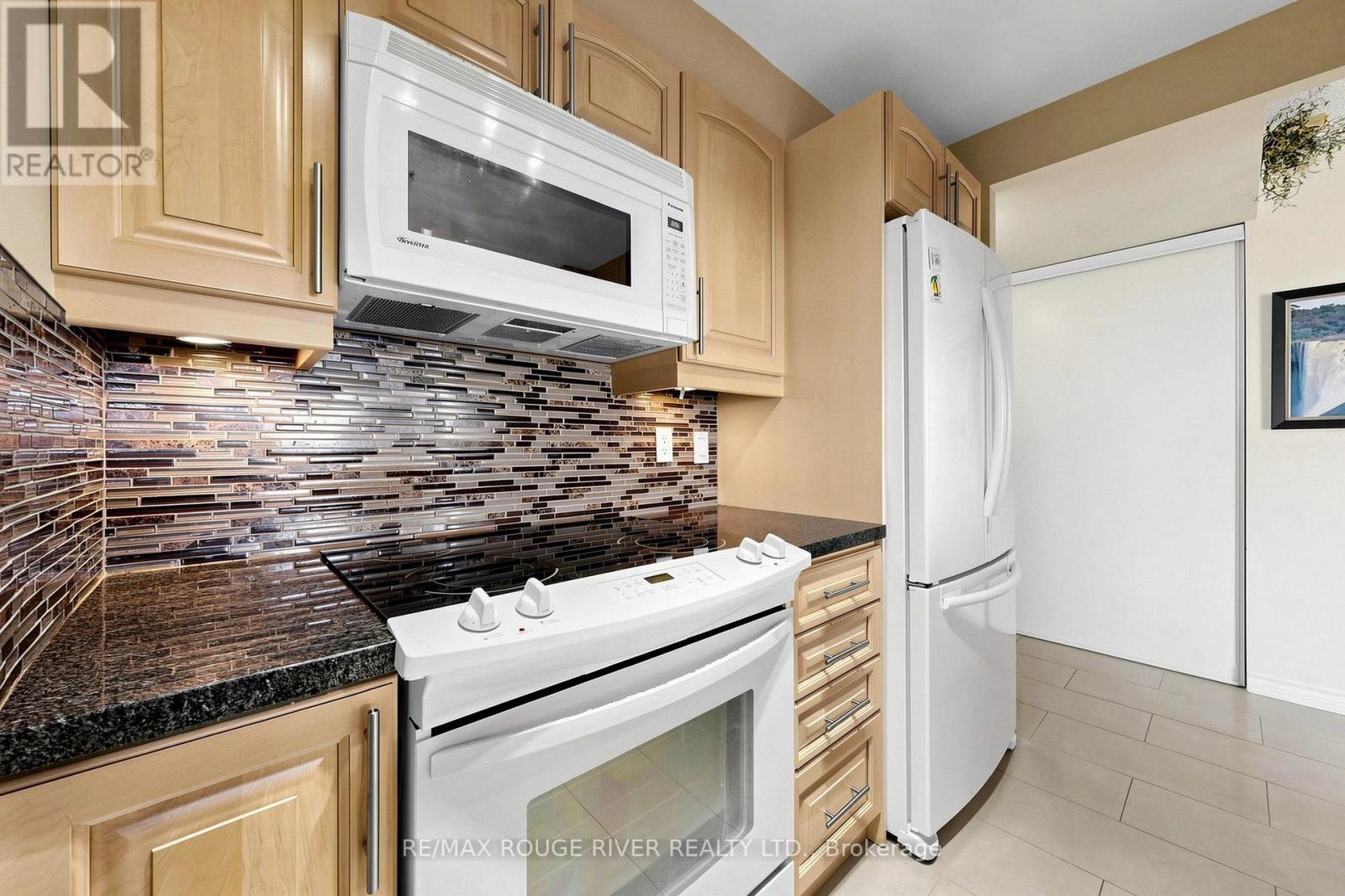#1603 90 DALE AVENUE - 23