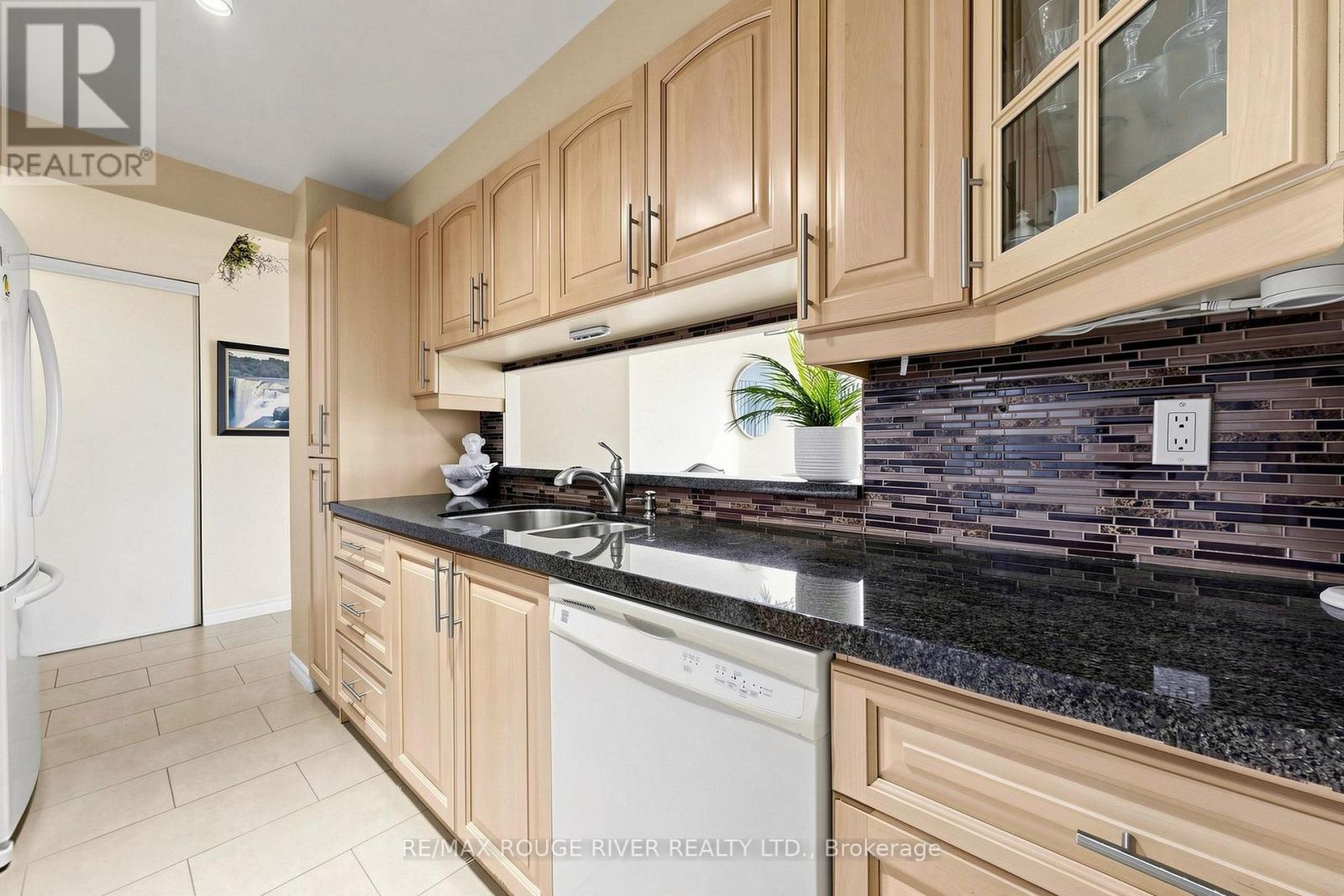 #1603 90 DALE AVENUE - 25