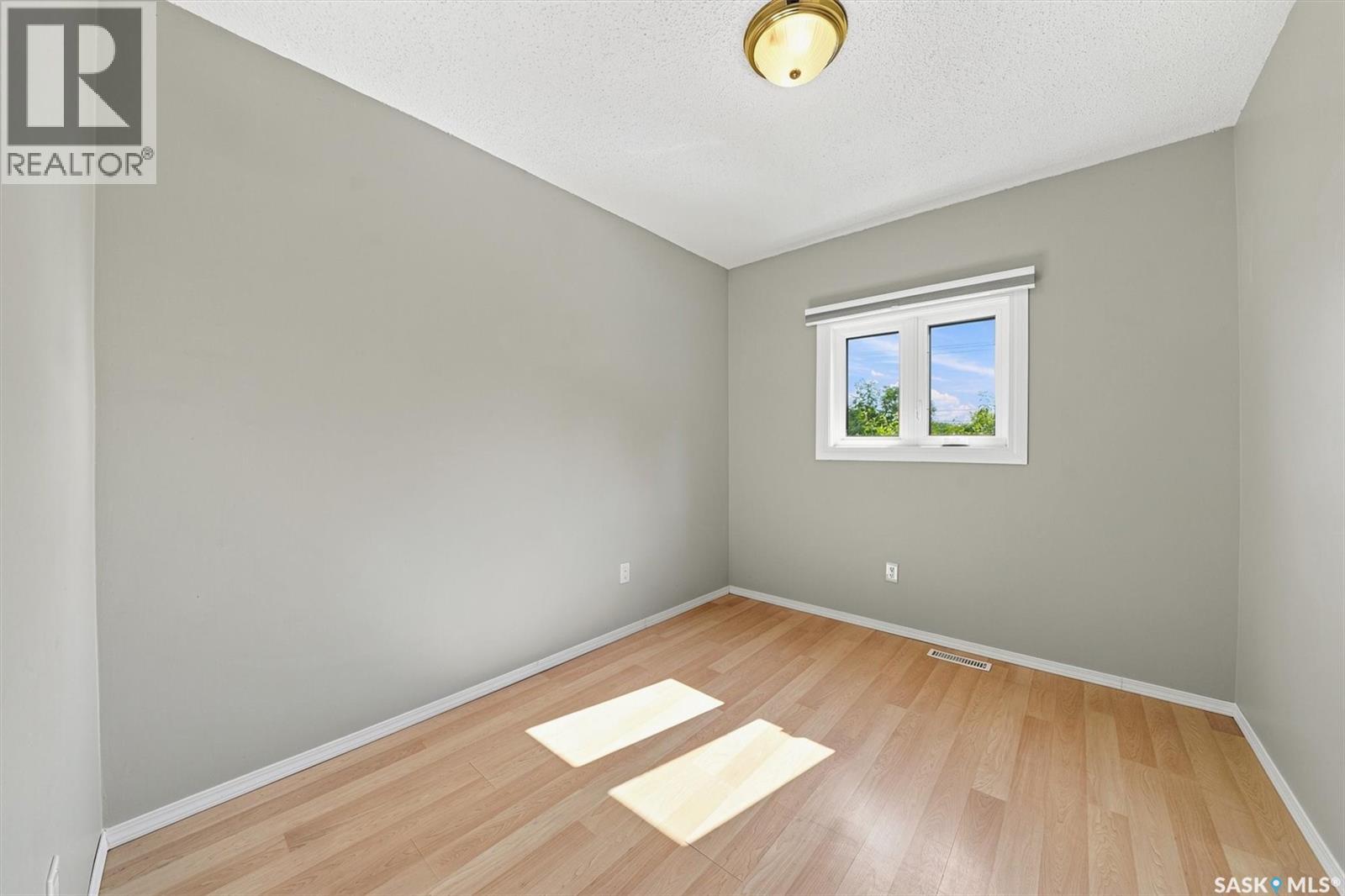 144 Sylvite CRESCENT - 32