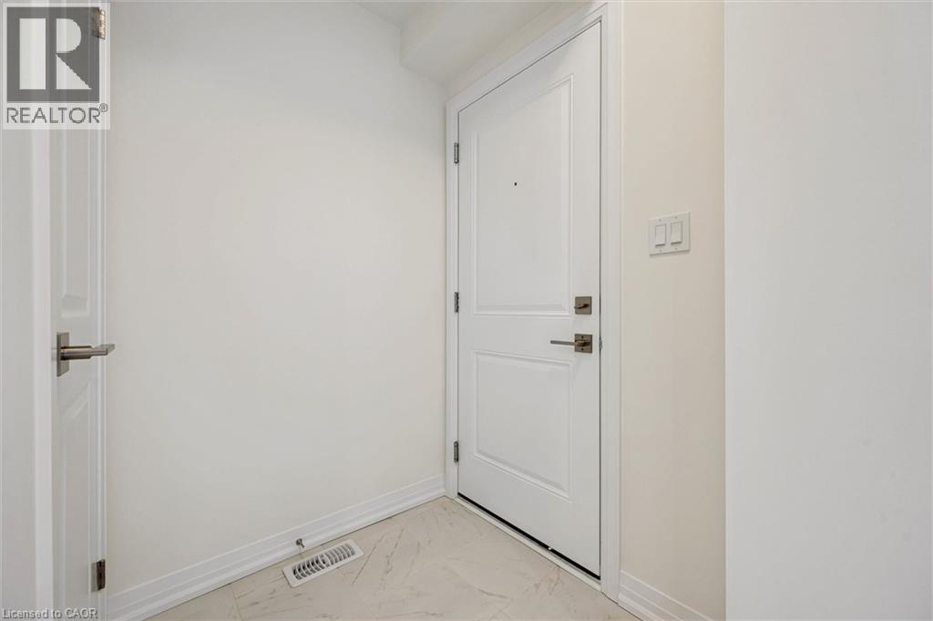 #C052 525 ERINBROOK Drive - 6