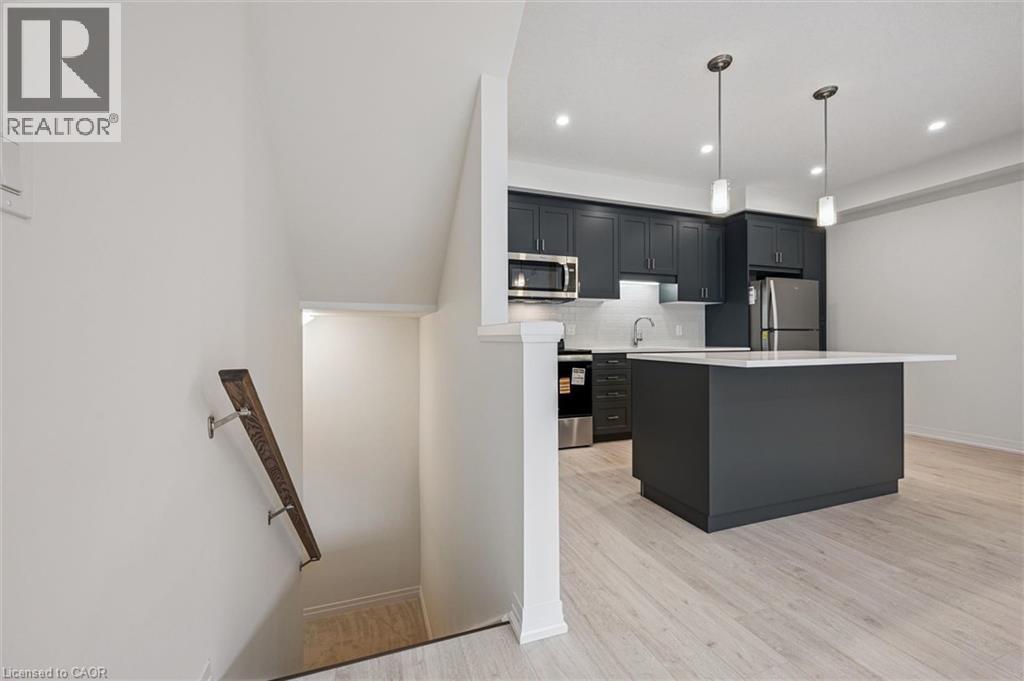 #C052 525 ERINBROOK Drive - 22