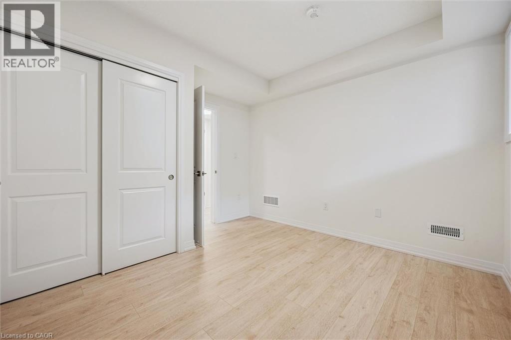 #C052 525 ERINBROOK Drive - 26