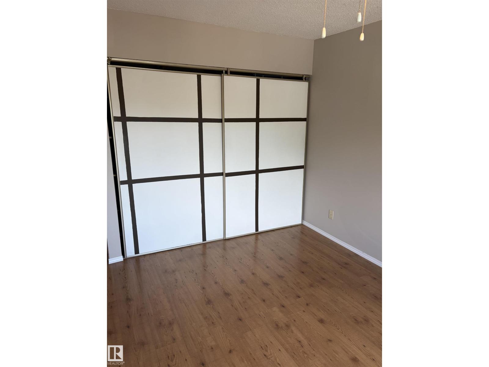 #304 9854 88 AV NW - 11