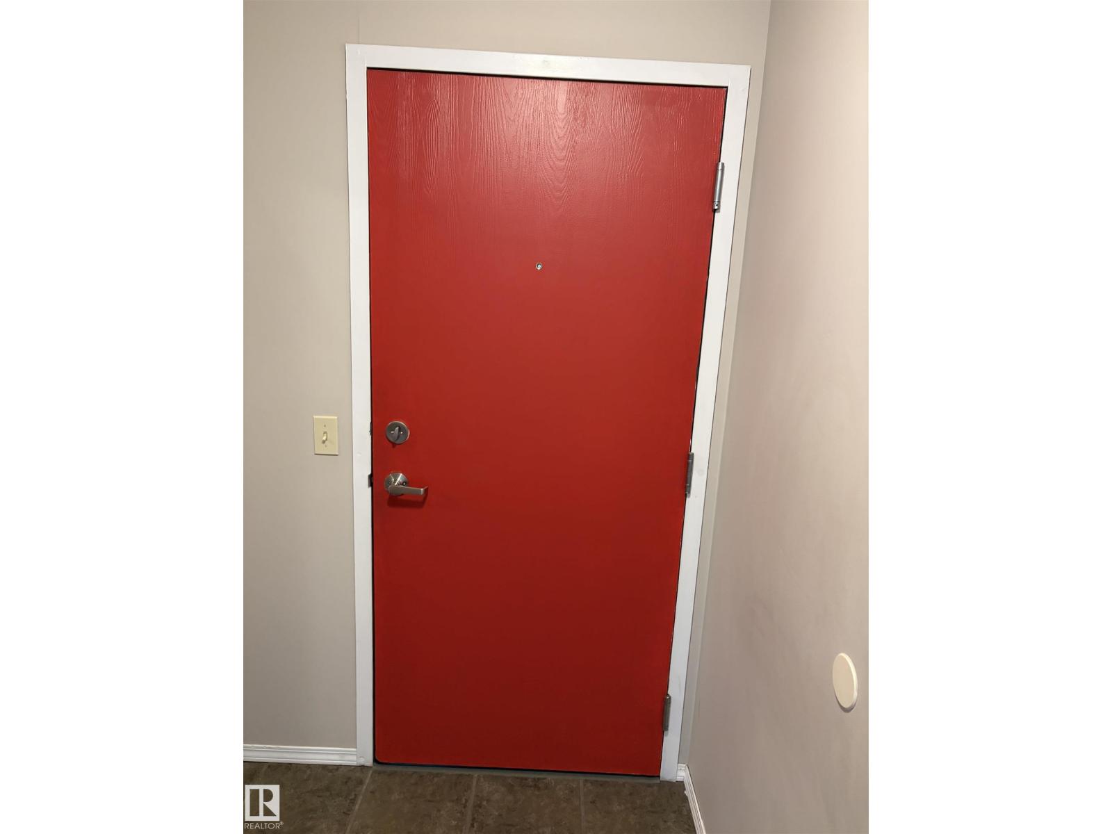 #304 9854 88 AV NW - 4