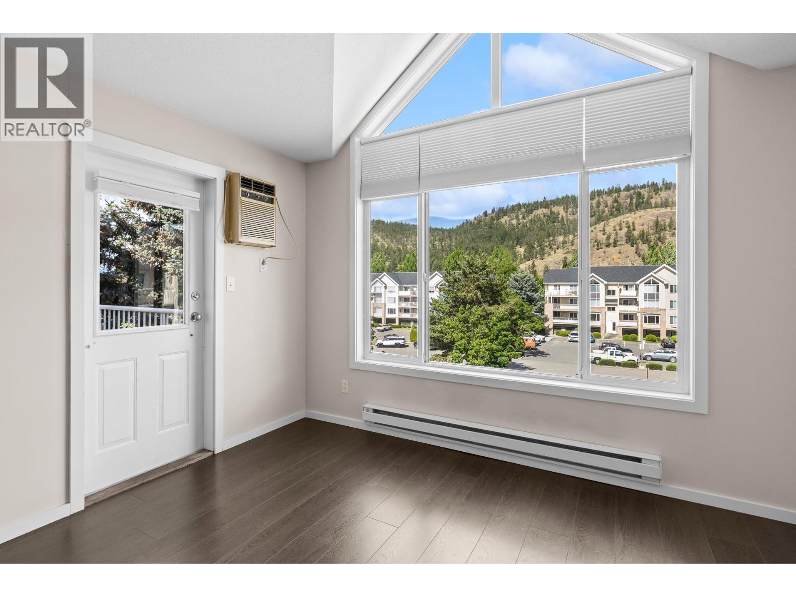 #301 400 Sutton Crescent - 13