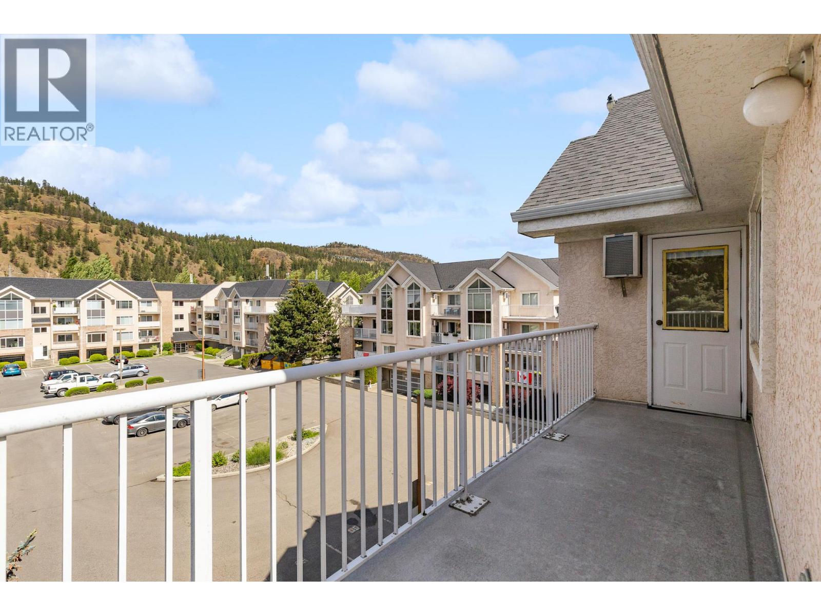 #301 400 Sutton Crescent - 27