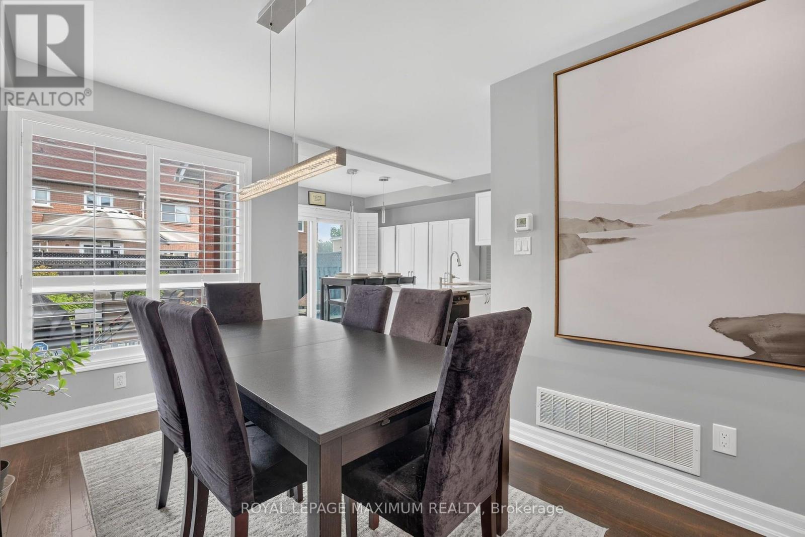 6 JENSEN COURT - 10